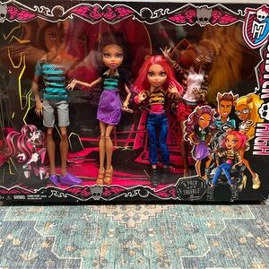 2013 Monster High “Pack Of Trouble” Set.